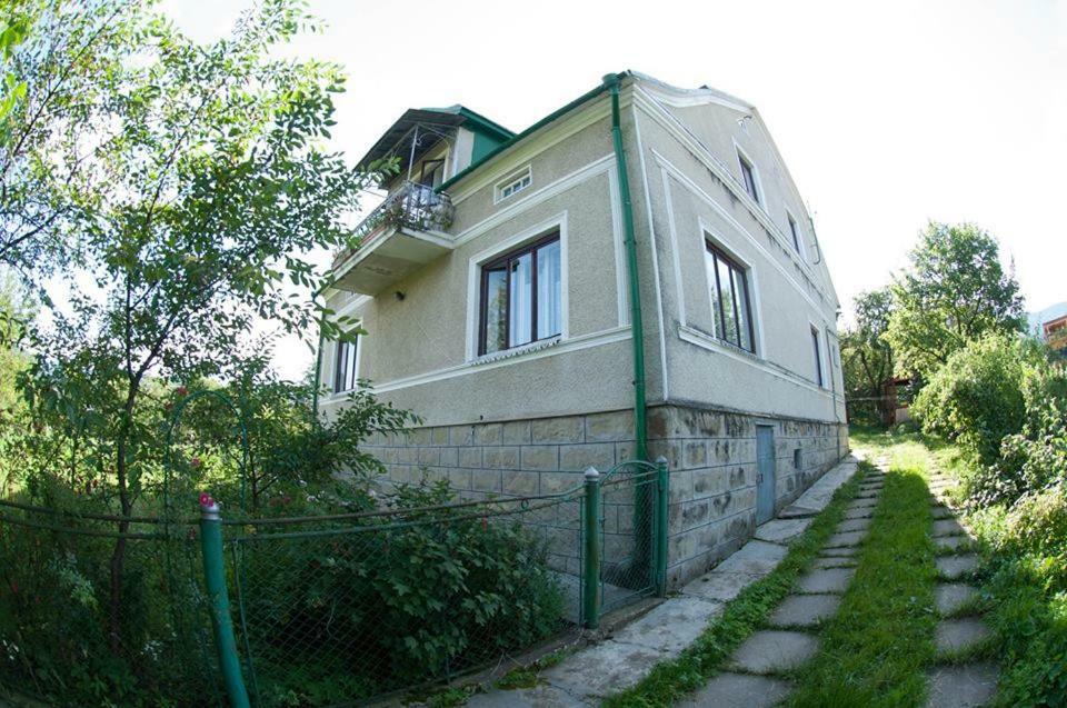Zabava Yaremche Exterior foto