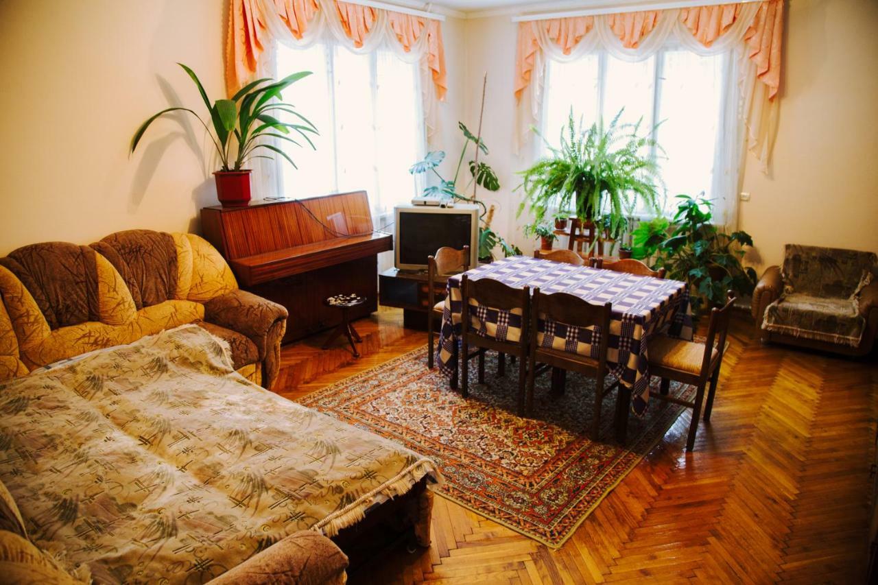 Zabava Yaremche Exterior foto
